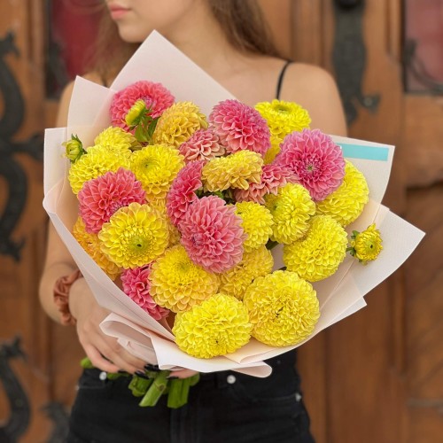 Bouquet of 27 bright dahlias «Cheerful Sweeties»