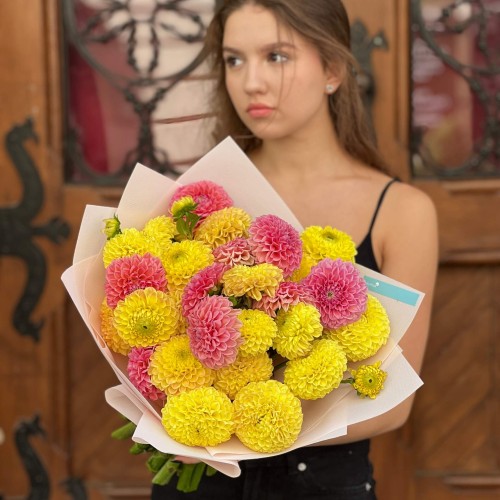 Bouquet of 27 bright dahlias «Cheerful Sweeties»