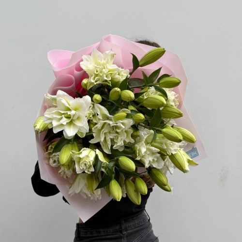 9 Double Lilies in the Bouquet «Gentle Swan»