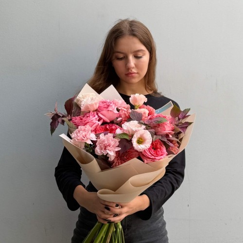 Stylish Strawberry-Toned Bouquet «Mademoiselle’s Kiss»