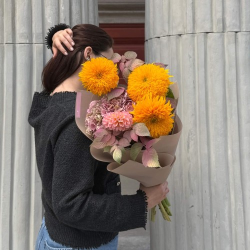 Vibrant Bouquet with Sunflowers «Golden Summer»