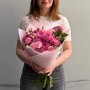 Радісний букет із кущовими діантусами «Цукрова ейфорія»