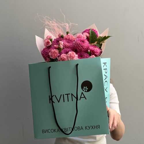 Радісний букет із кущовими діантусами «Цукрова ейфорія»