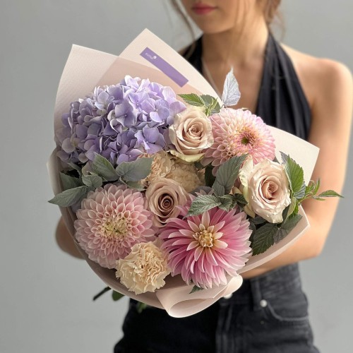 Light Bouquet in Soft Pastel Shades «Lavender Watercolor»