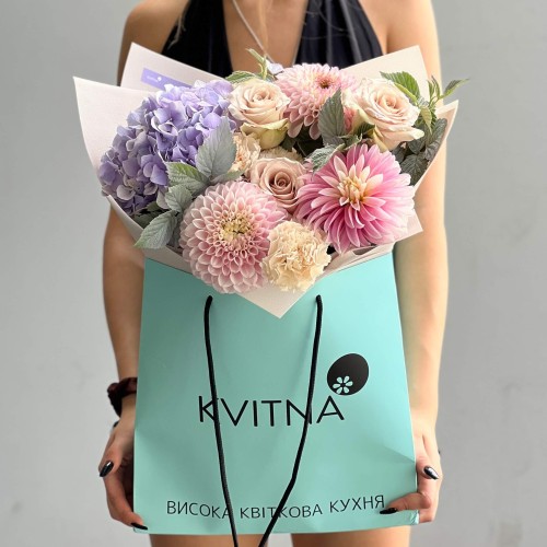 Light Bouquet in Soft Pastel Shades «Lavender Watercolor»