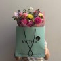 Romantic Garden-Style Bouquet with Dahlias «Floral Praline»