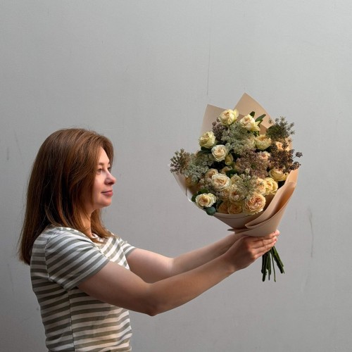 Delicate Bouquet with Summerrose Spray Peony Roses «Morning Glow»
