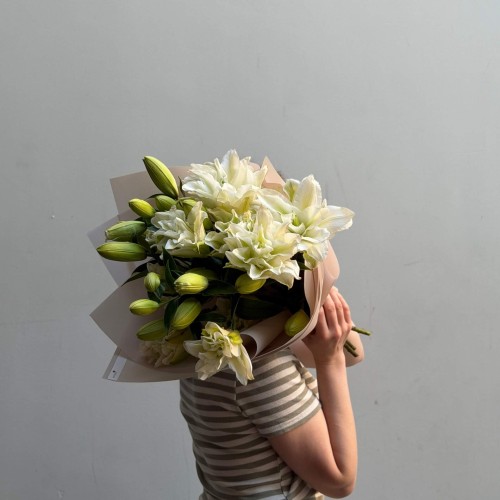 Bouquet of 5 White Double Lilies «Exquisite Fragrance»