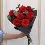 Bouquet with 7 Nina Roses and Eucalyptus «Carmine»