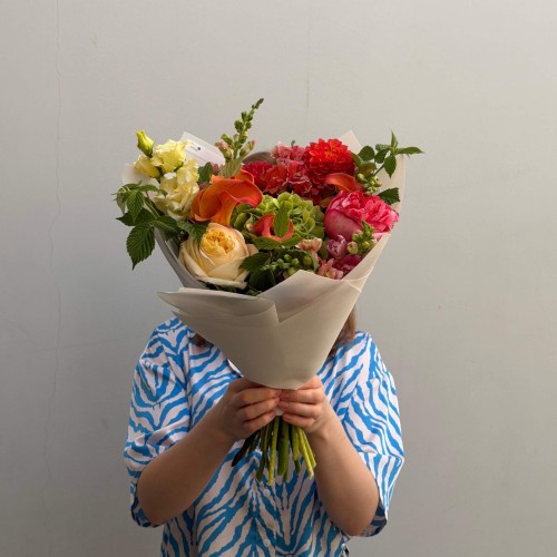 Vibrant Summer Bouquet with Hydrangea «August Confetti»