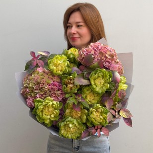 Фактурний букет із півонієвидною трояндою Veggie «Лаймовий світанок»