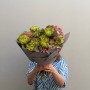 Фактурний букет із півонієвидною трояндою Veggie «Лаймовий світанок»