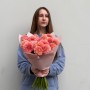 21 жоржина сорту  Linda's Baby в букеті «Мальовничий захід»