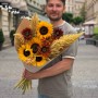 Тёплый букет из подсолнухов и амаранта «Кардамоновый ветер»