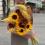 Тёплый букет из подсолнухов и амаранта «Кардамоновый ветер»