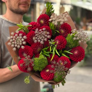 Stylish Bouquet with Dahlias and Peppers «Neapolitan Spices»