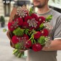 Стильний букет із жоржинами та перчиками «Неаполітанські спеції»