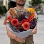 Contrasting Seasonal Bouquet in Rich Shades «Copper Sun»