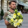 Светлый букет в жёлто-зелёных тонах «Сияющий берилл»