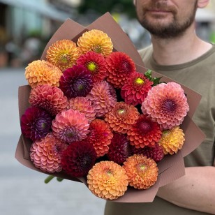 Bouquet with 23 Bright Dahlias «Crimson Garden»