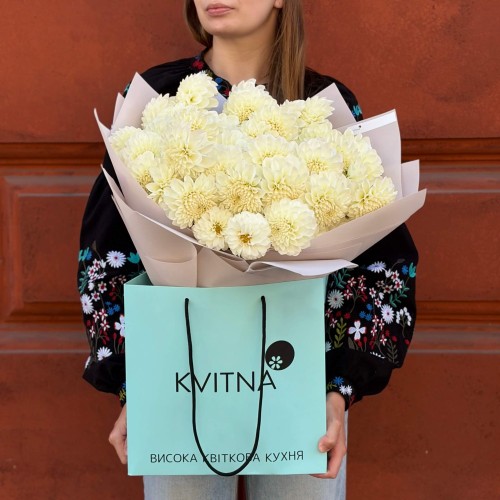 51 жоржина сорту White Perfection у букеті «Ідеальний білий»