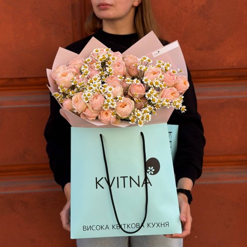 Charming Duo Bouquet with Lady Ella Spray Peony Rose and Tanacetum «Mademoiselle»