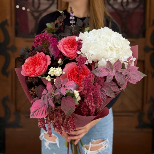 Exquisite Bouquet with Peony Roses «Morning in Love»