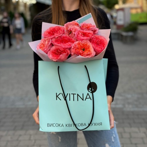 Микс из 11 роз сортов Pink X-Pression и Candy X-Pression в букете «Кудрявое конфетти»