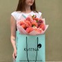 15 персиковых георгин в букете «Сочные абрикосы»
