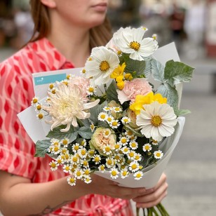 Light Delicate Bouquet with Cosmos «Floral Dance»