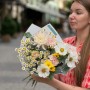 Светлый деликатный букет с космеей «Цветочный танец»