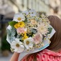 Светлый деликатный букет с космеей «Цветочный танец»