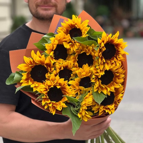 Bouquet of 11 Sunrich Orange Sunflowers «Pleasant Warmth»