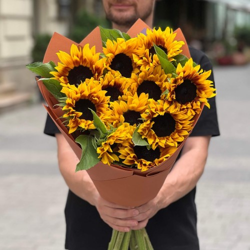 Bouquet of 11 Sunrich Orange Sunflowers «Pleasant Warmth»