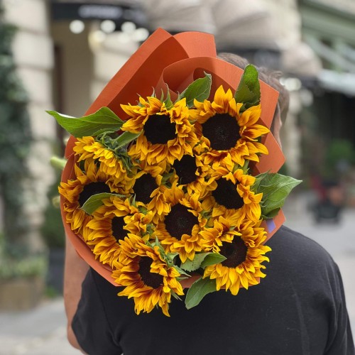 Bouquet of 11 Sunrich Orange Sunflowers «Pleasant Warmth»