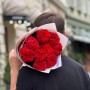 9 пионовидных роз Red Monster в букете «Огненные кудри»