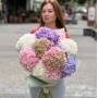 11 роскошных гортензий в букете «Сентябрьское небо»