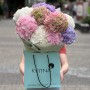 11 роскошных гортензий в букете «Сентябрьское небо»