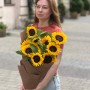 Букет из 11 подсолнухов «Солнечный ветер»