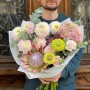 Light Bouquet with King Protea «Romantic Mariyka»