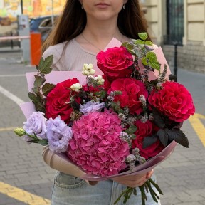 Букет у насичених відтінках із гортензією «Любов для Марічки»