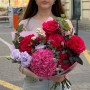 Букет в насыщенных оттенках с гортензией «Любовь к Маричке»