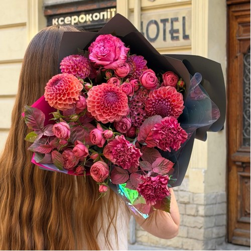 Striking Bouquet in Raspberry Tones with Dahlias «Berry Evening»