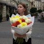 Микс из 21 георгины в букете «Лучи радости»