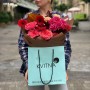 Яскравий букет з антуріумом «Закохана Людмила»