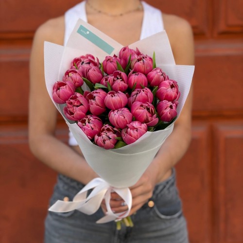 Bouquet of 25 Luxurious Columbus Double Tulips «Raspberry Watercolor»