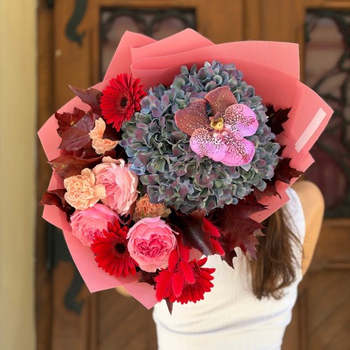 Bouquet in Rich Tones with an Exotic Vanda Orchid «Enchanted Lyubov»