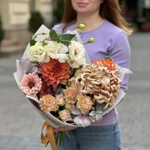 Pastel Bouquet with an Autumn Feel «Elegant Nadiia»