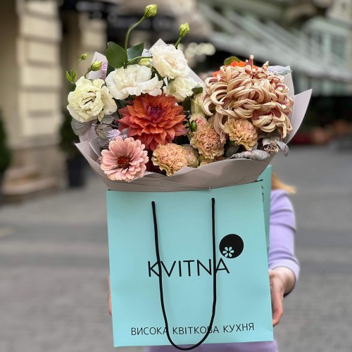 Pastel Bouquet with an Autumn Feel «Elegant Nadiia»