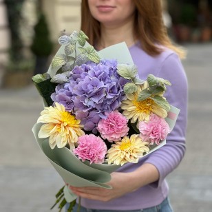 Delicate Bouquet with Hydrangea «Sweet Compliments»
